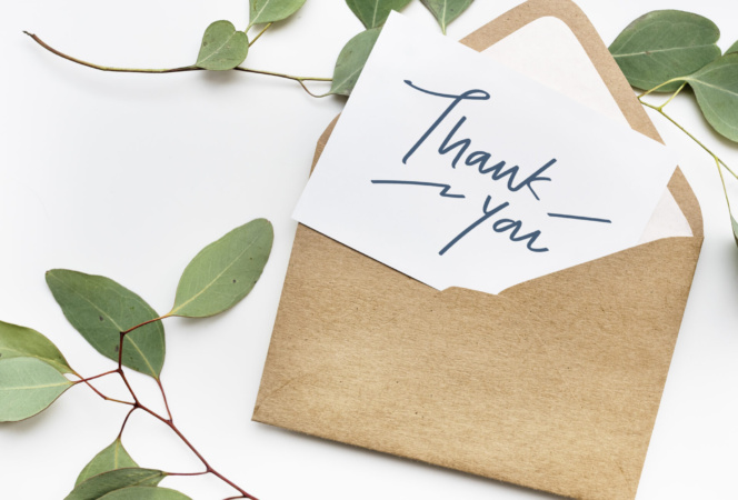 «Спасибо большое» по-английски: как ответить и писать